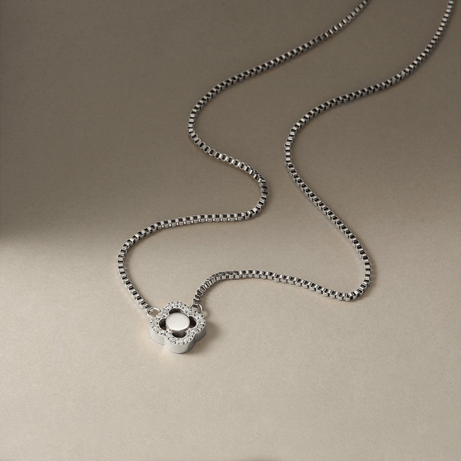 Jackie Flower Box Chain Necklace