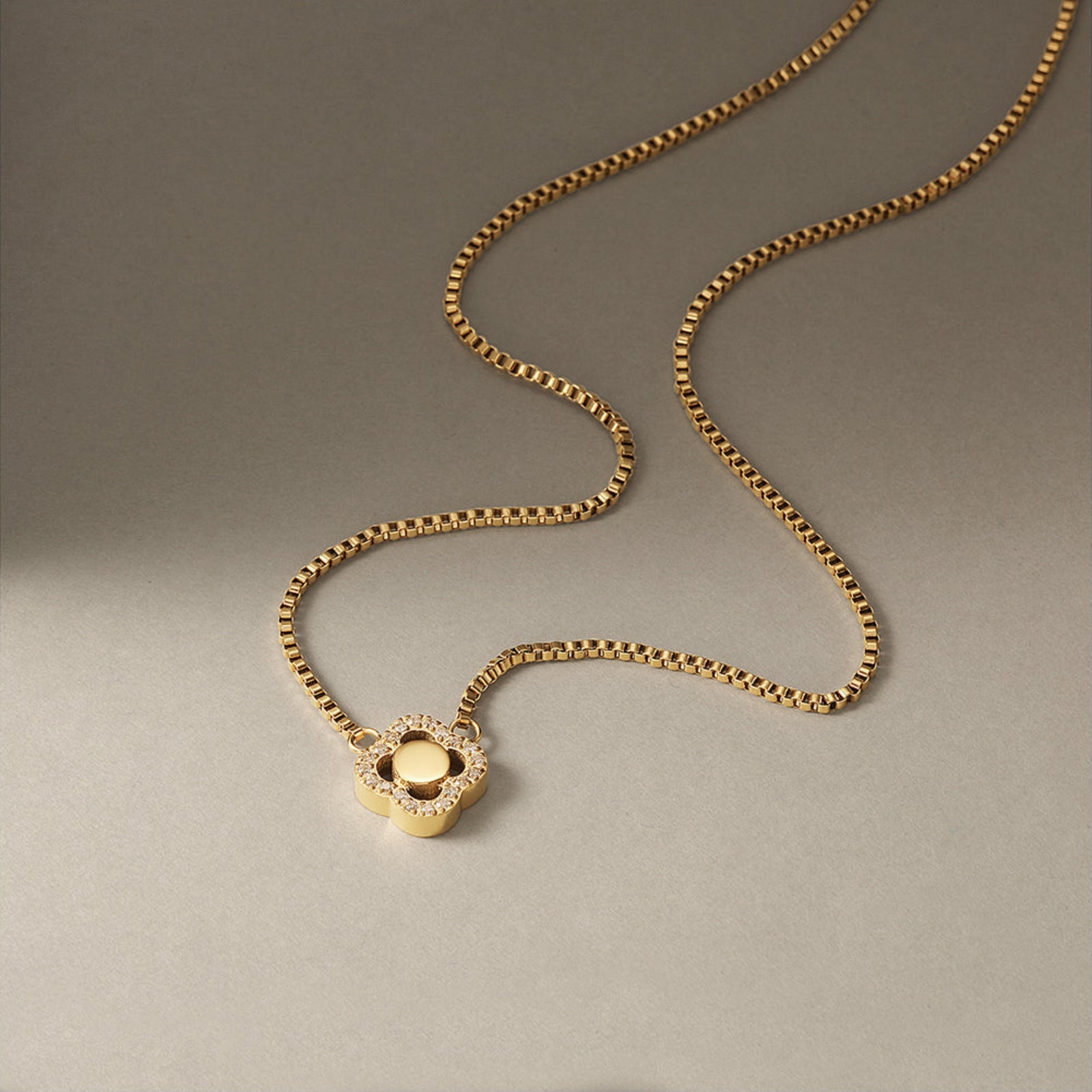 Jackie Flower Box Chain Necklace